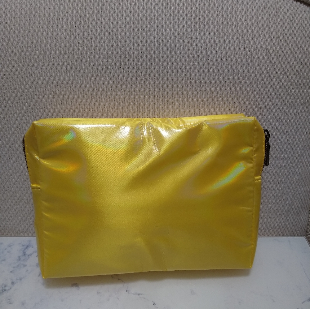 New Gucci Beauty Iridescent Yellow Pouch Clutch Bag - Picture 5 of 11